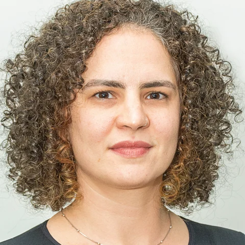 Camila Oliveira Gradin